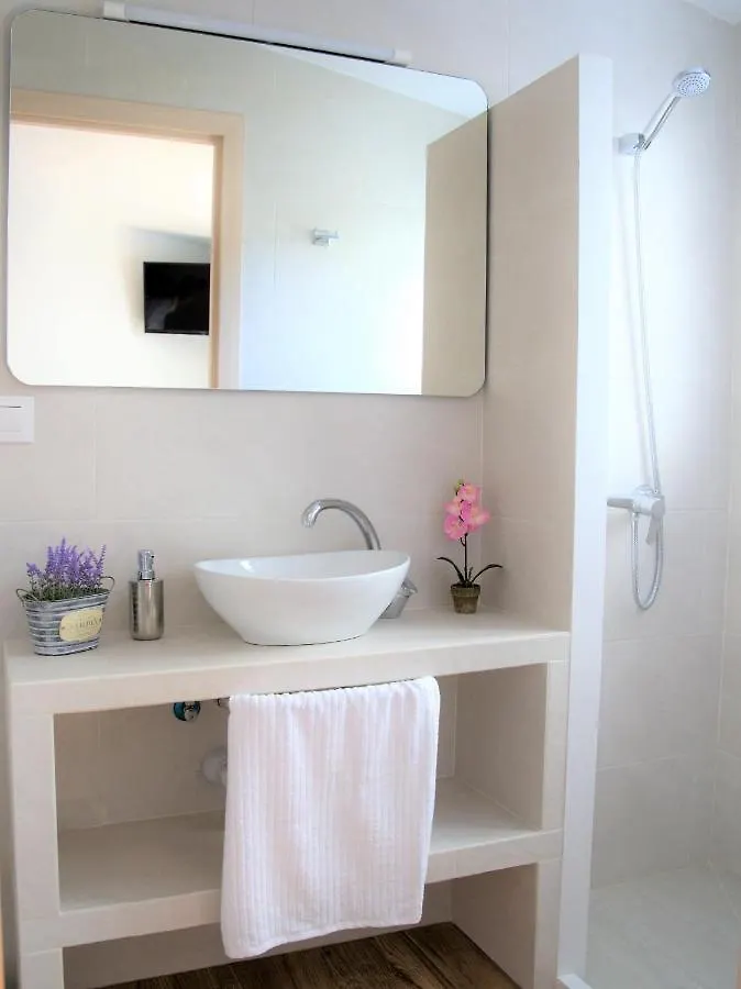 奇克拉纳－德拉弗龙特拉La Calita Escondida - Jacuzzi Y Cocina En Terraza Privada - Piscina Y Parking Gratis公寓 0*, 奇克拉纳－德拉弗龙特拉